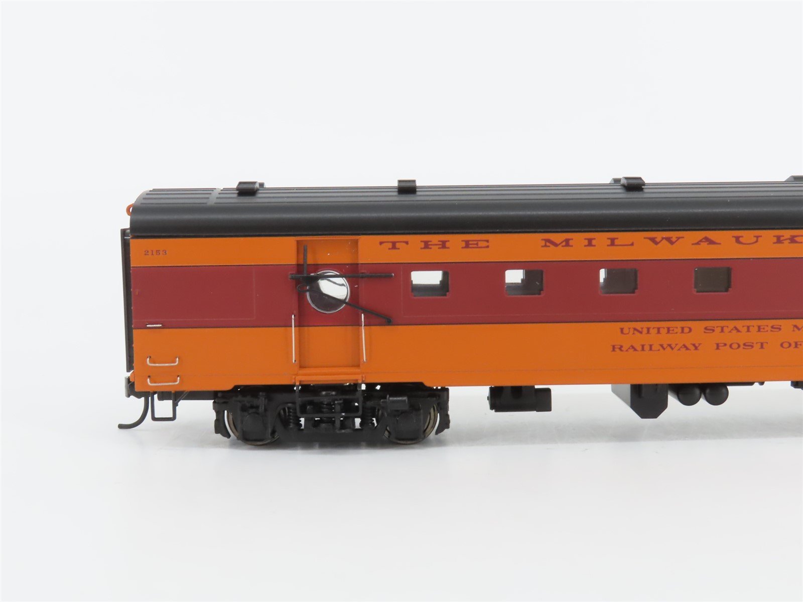 HO Walthers 932-9201 MILW Milwaukee Rd 1955 Twin Cities Hiawatha RPO Passenger