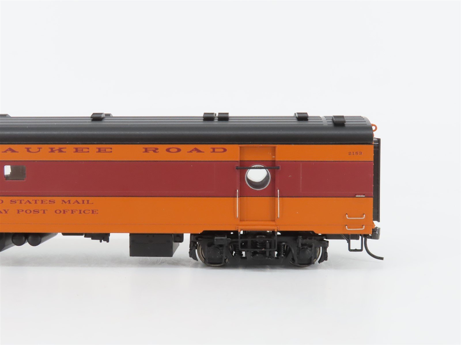 HO Walthers 932-9201 MILW Milwaukee Rd 1955 Twin Cities Hiawatha RPO Passenger
