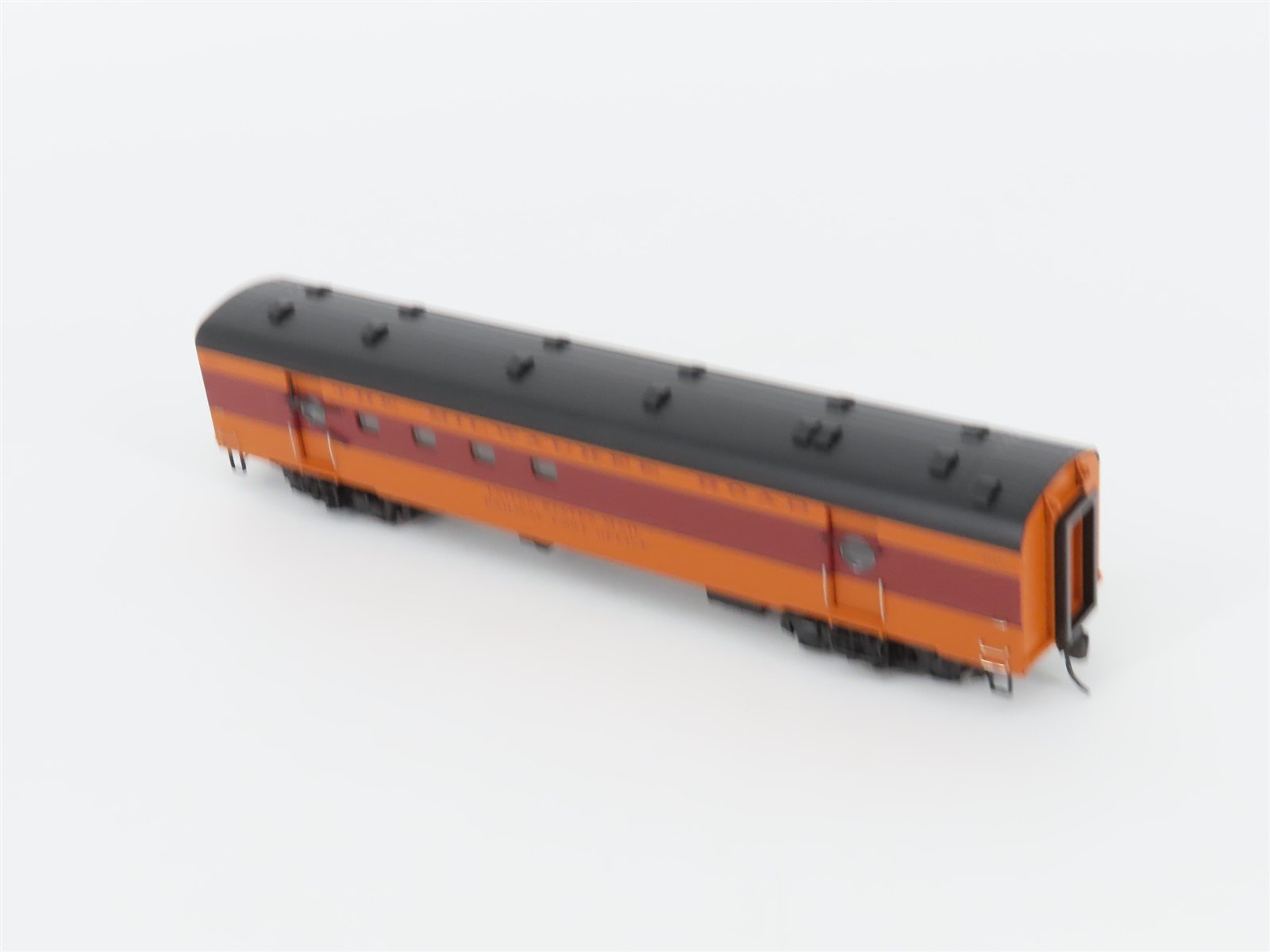 HO Walthers 932-9201 MILW Milwaukee Rd 1955 Twin Cities Hiawatha RPO Passenger