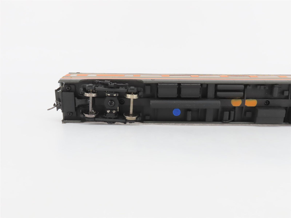 HO Scale Walthers 932-9031 GN Empire Builder AC&amp;F 60-Seat Coach Passenger #1210