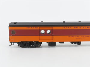 HO Scale Walthers 932-9202 MILW Milwaukee Rd Twin Cities Hiawatha REA Passenger