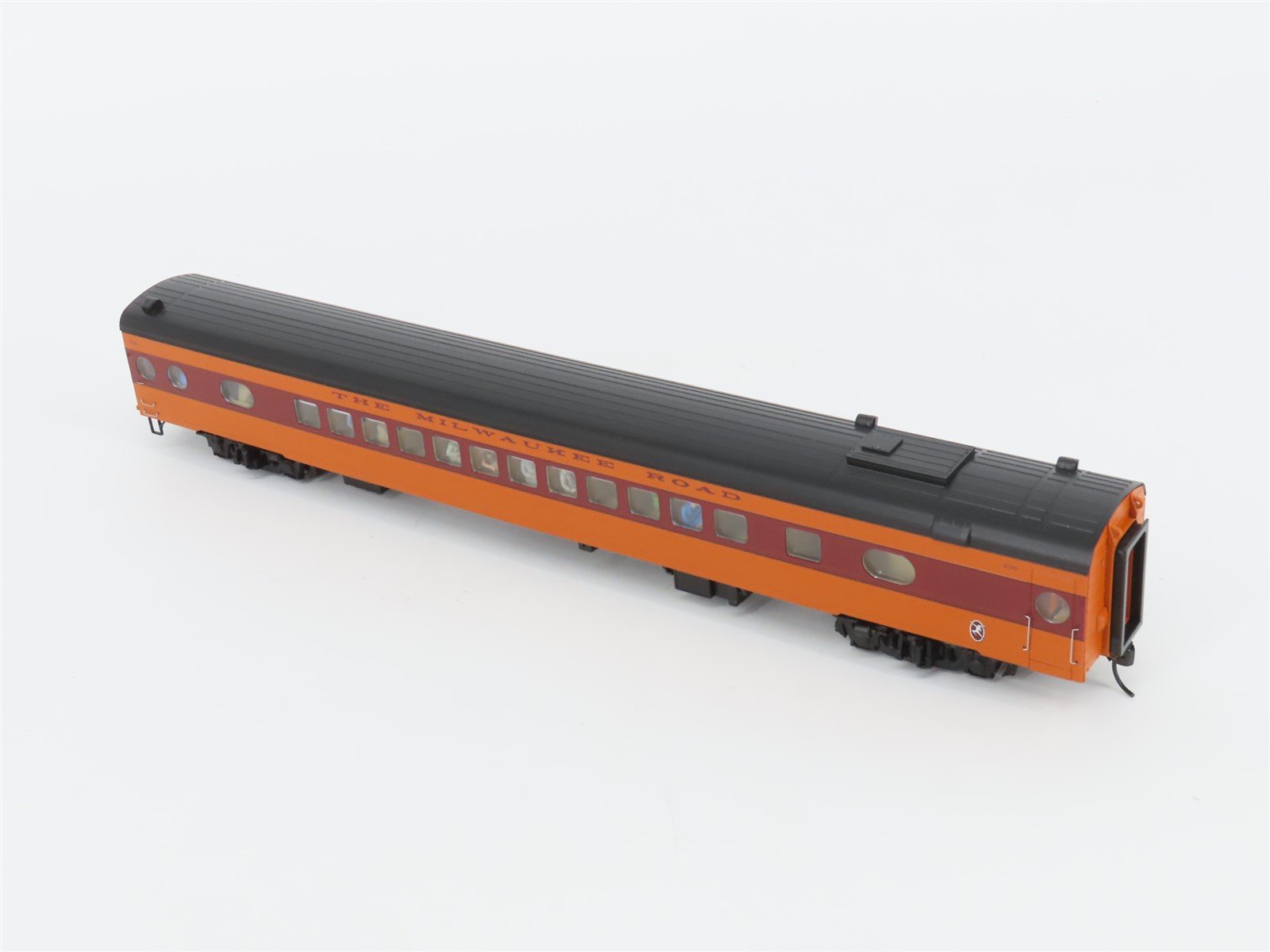 HO Walthers 932-9208 MILW Milwaukee Rd Twin Cities Hiawatha Coach Passenger #506