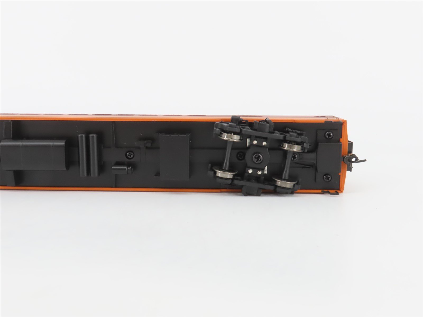 HO Walthers 932-9208 MILW Milwaukee Rd Twin Cities Hiawatha Coach Passenger #506