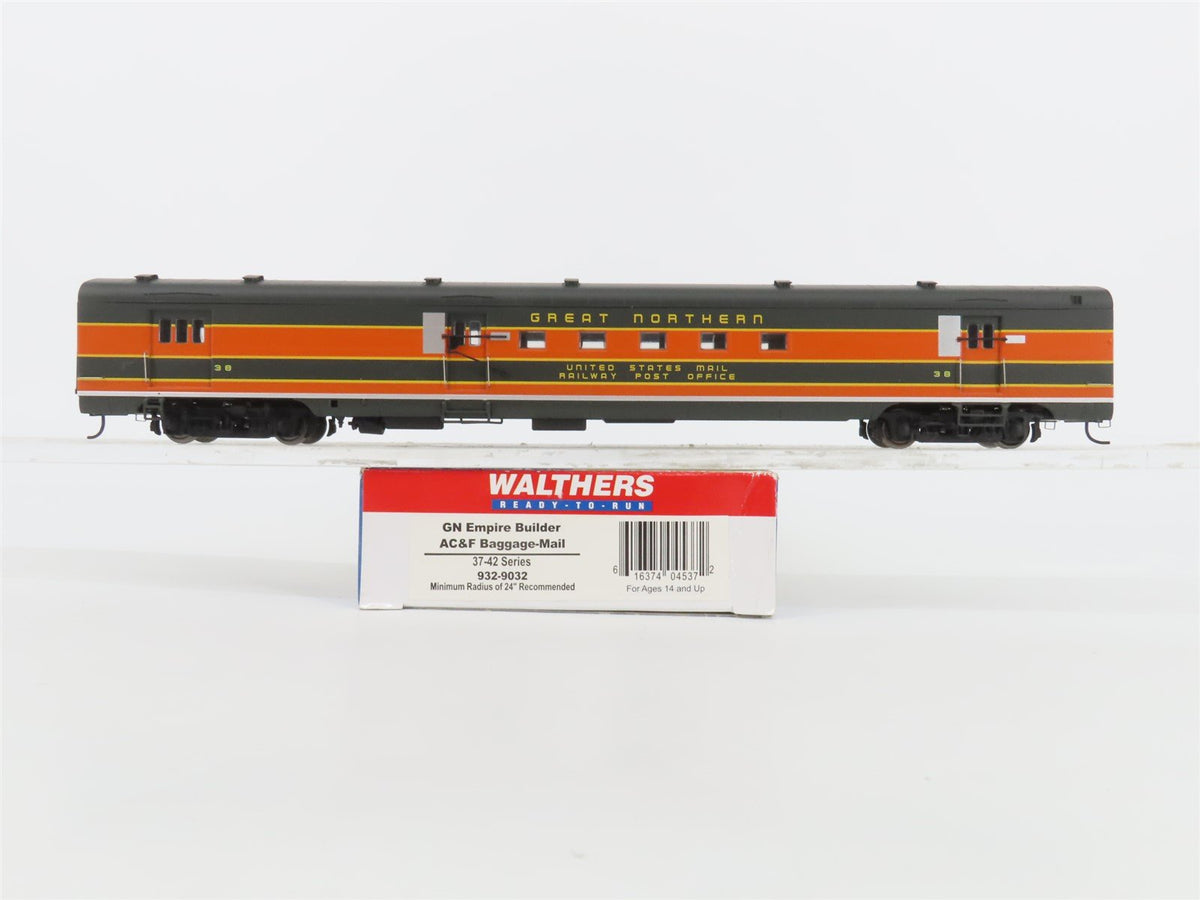 HO Walthers 932-9032 GN Great Northern Empire Builder Baggage RPO Passenger #38