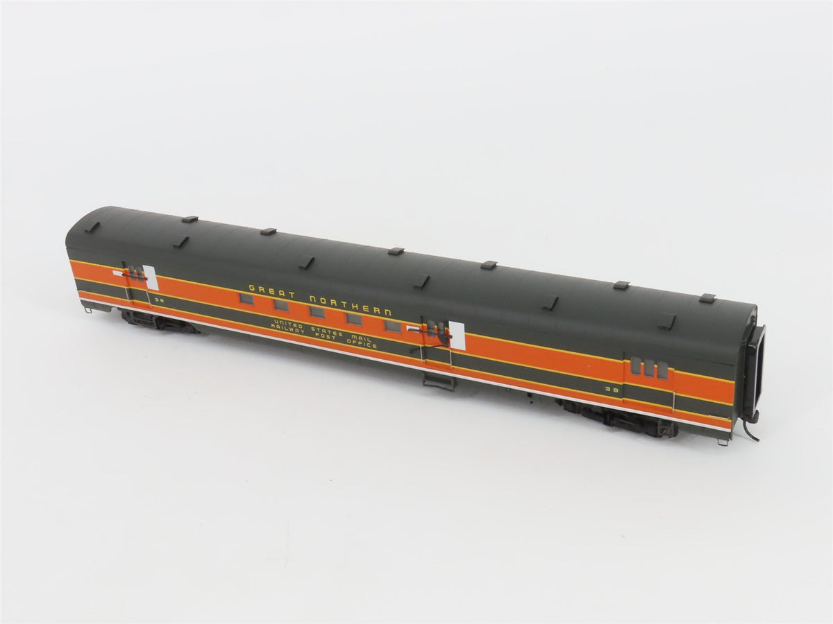 HO Walthers 932-9032 GN Great Northern Empire Builder Baggage RPO Passenger #38