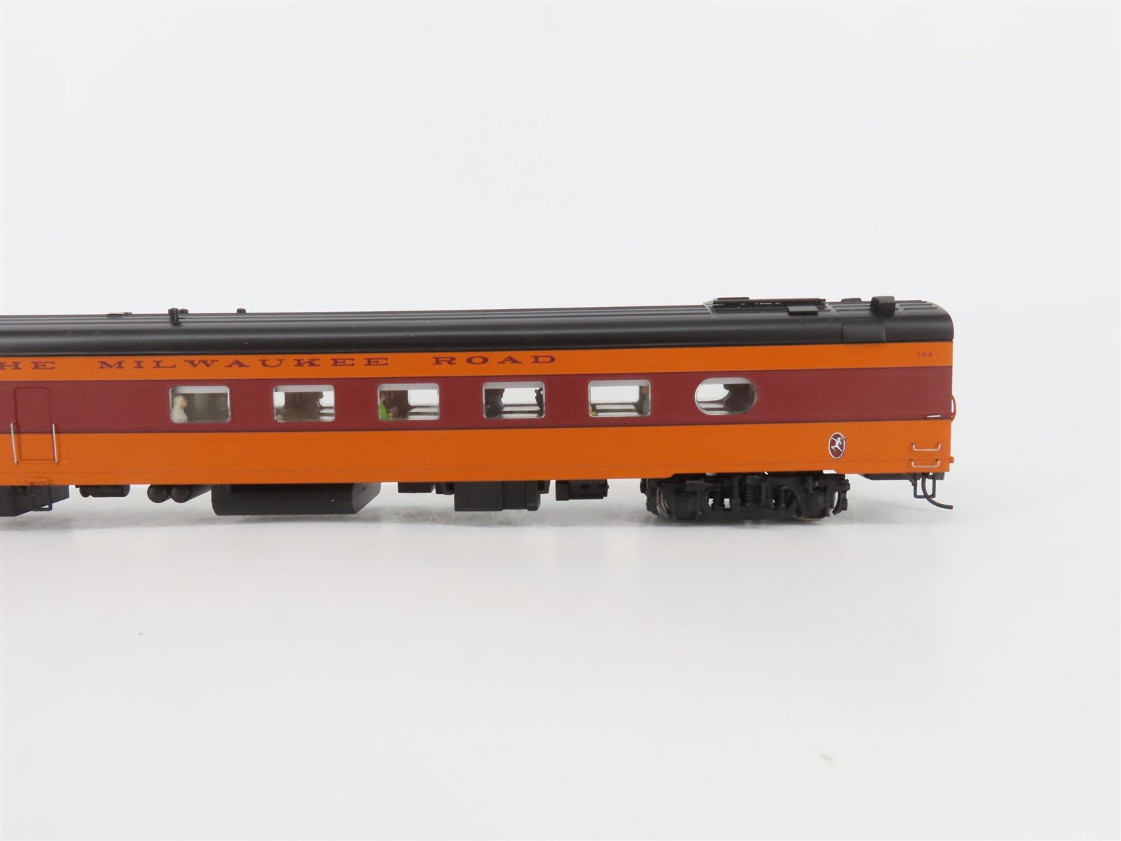 HO Walthers 932-9203 MILW Twin Cities Hiawatha 48 Seat Diner Passenger #124