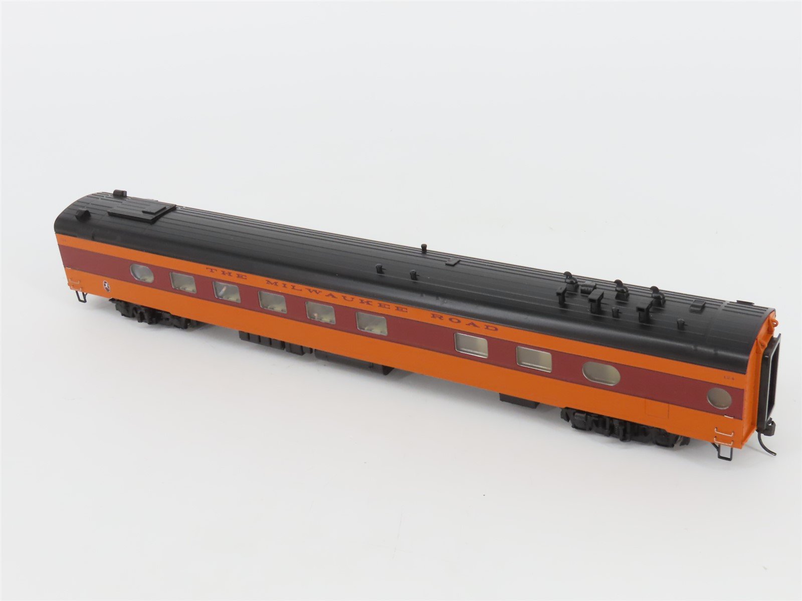 HO Walthers 932-9203 MILW Twin Cities Hiawatha 48 Seat Diner Passenger #124