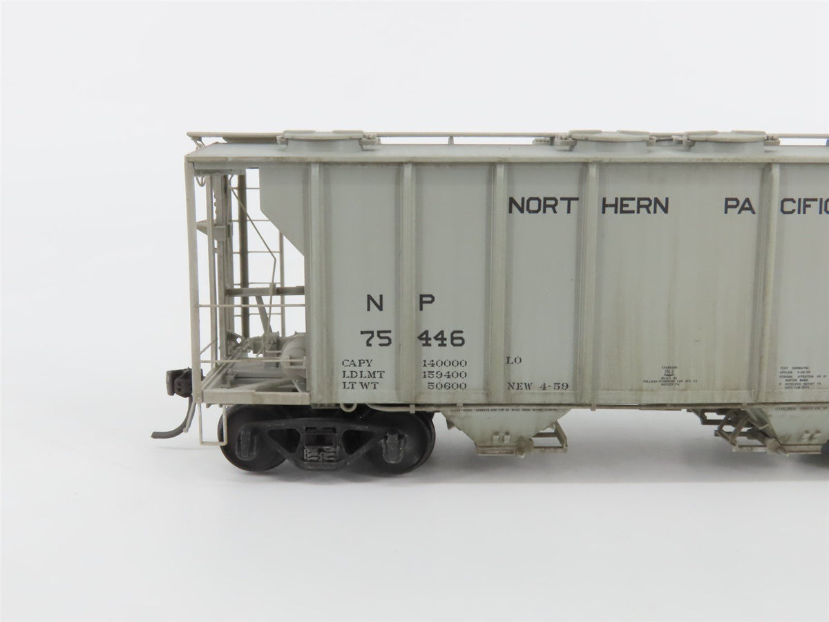 HO Kadee 8011 NP Northern Pacific 2 Bay Covered Hopper Custom Weathered #75446