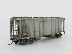 HO Kadee 8011 NP Northern Pacific 2 Bay Covered Hopper Custom Weathered #8011