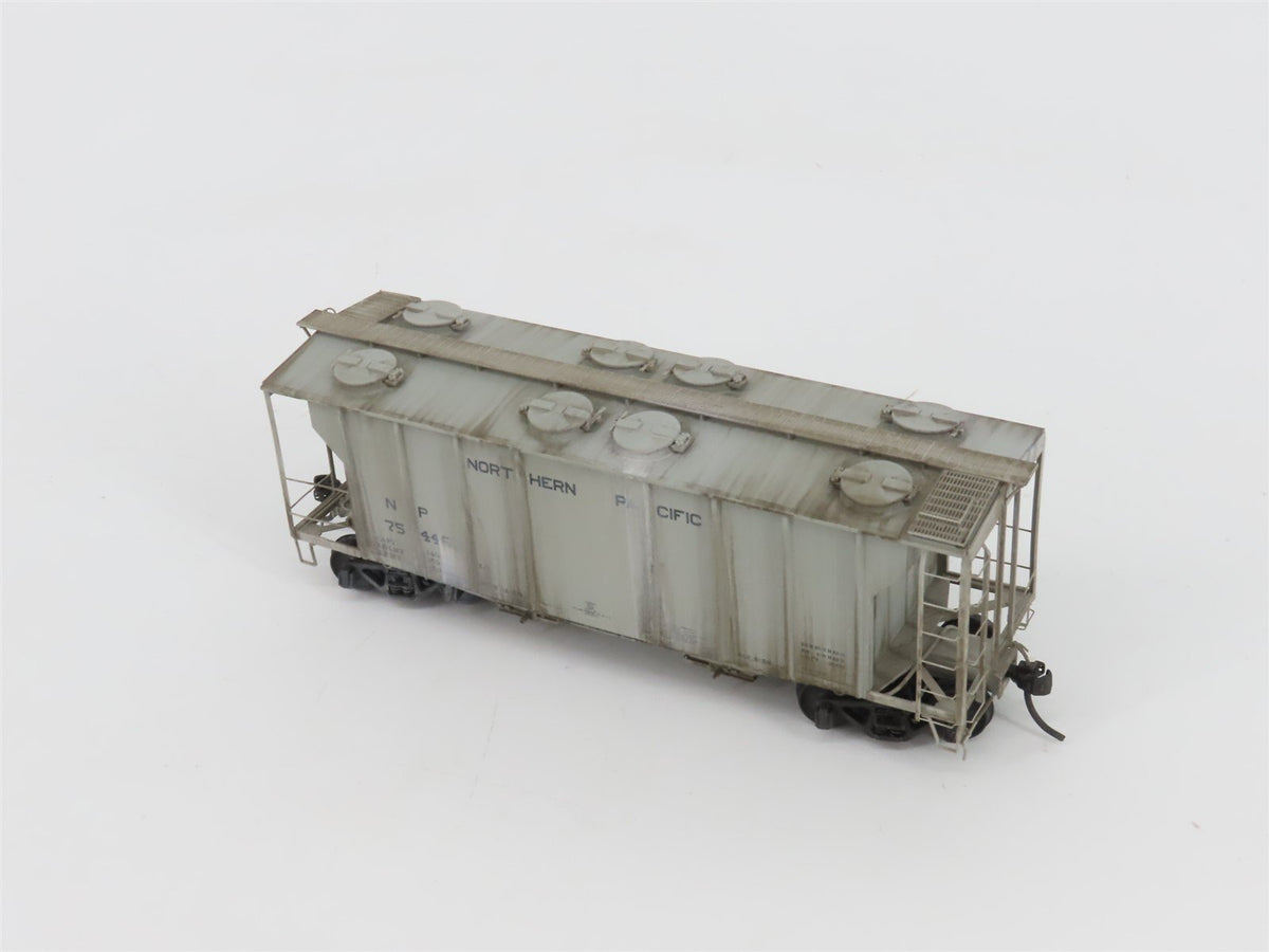 HO Kadee 8011 NP Northern Pacific 2 Bay Covered Hopper Custom Weathered #8011