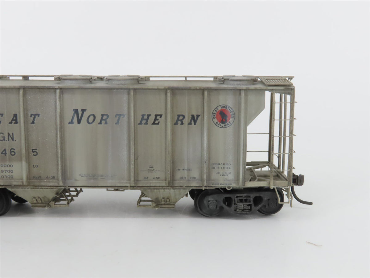 HO Kadee 8022 GN Great Northern 2 Bay Covered Hopper Custom Weathered #71465