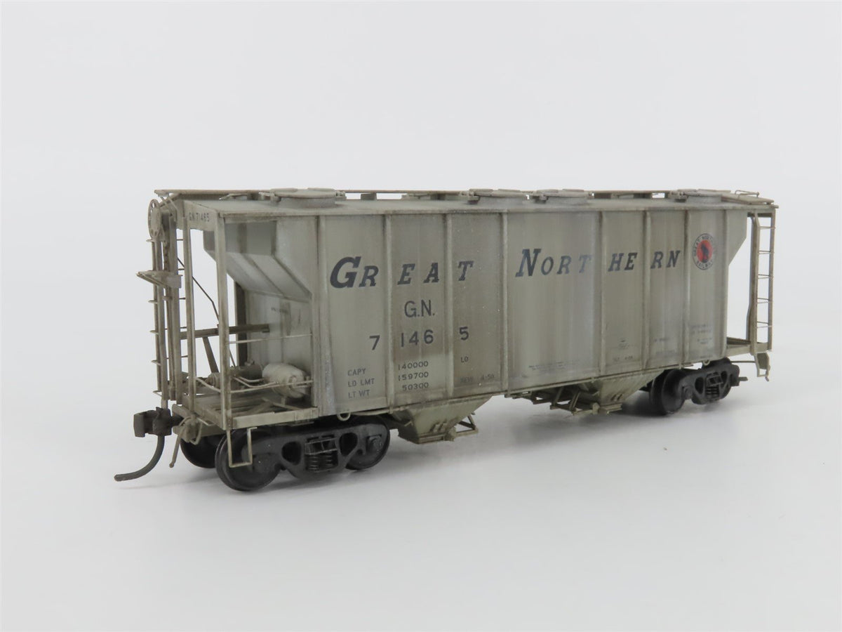 HO Kadee 8022 GN Great Northern 2 Bay Covered Hopper Custom Weathered #71465