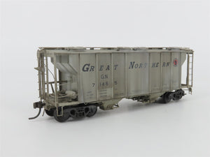 HO Kadee 8022 GN Great Northern 2 Bay Covered Hopper Custom Weathered #71465