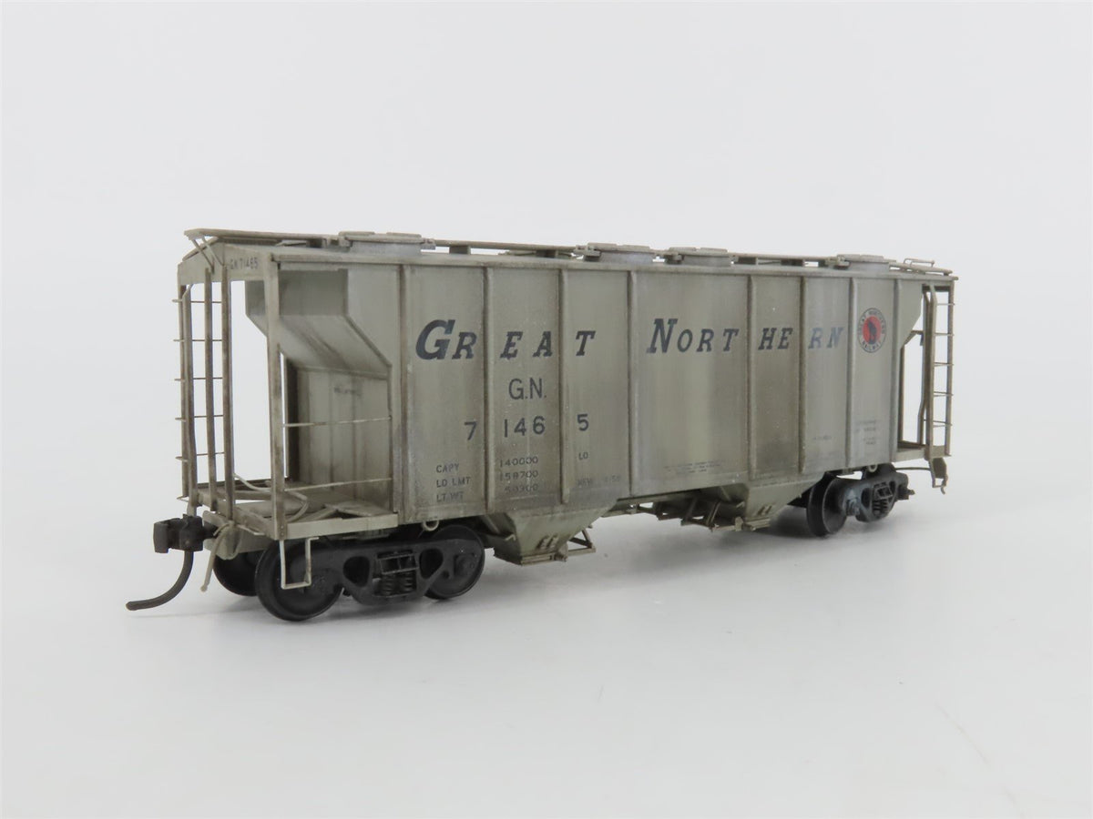 HO Kadee 8022 GN Great Northern 2 Bay Covered Hopper Custom Weathered #71465