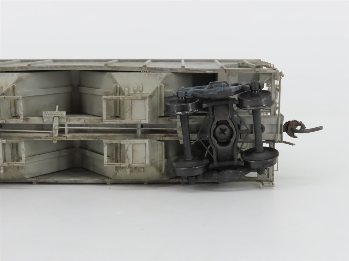 HO Kadee 8022 GN Great Northern 2 Bay Covered Hopper Custom Weathered #71465