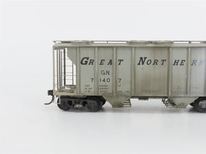 HO Kadee 8014 GN Great Northern 2 Bay Covered Hopper Custom Weathered #71407