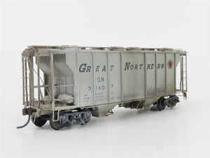 HO Kadee 8014 GN Great Northern 2 Bay Covered Hopper Custom Weathered #71407