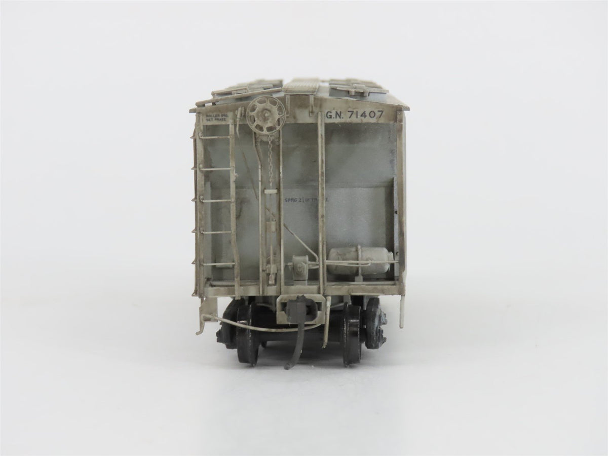 HO Kadee 8014 GN Great Northern 2 Bay Covered Hopper Custom Weathered #71407