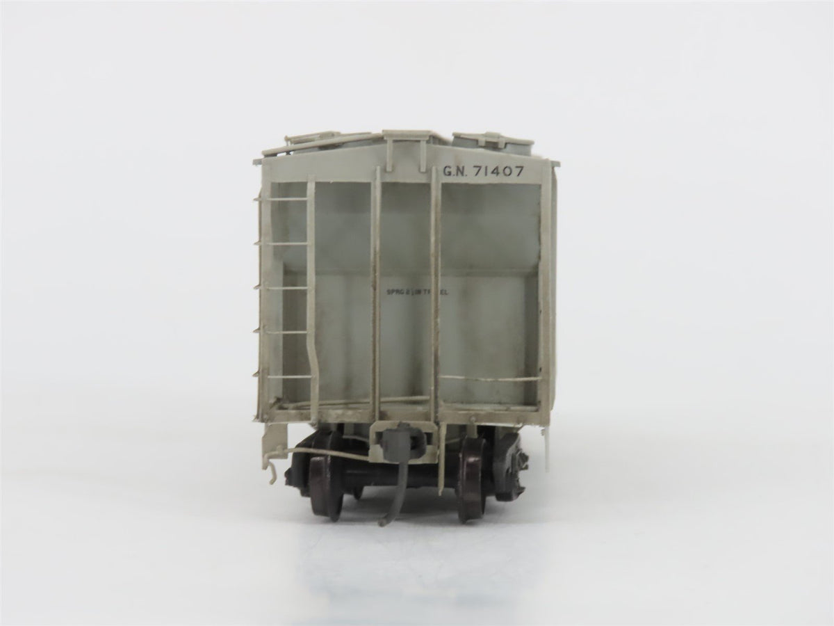 HO Kadee 8014 GN Great Northern 2 Bay Covered Hopper Custom Weathered #71407