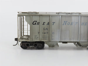 HO Kadee 8013 GN Great Northern 2 Bay Covered Hopper Custom Weathered #71470