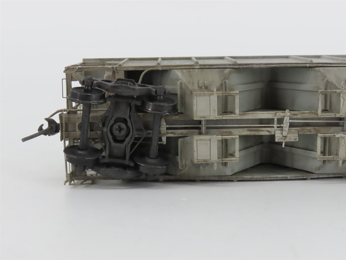 HO Kadee 8013 GN Great Northern 2 Bay Covered Hopper Custom Weathered #71470