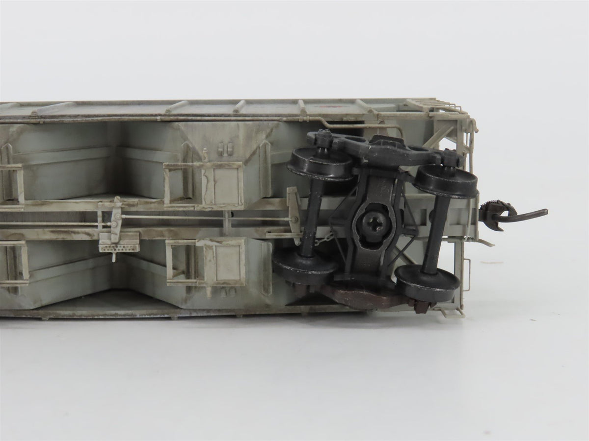 HO Kadee 8013 GN Great Northern 2 Bay Covered Hopper Custom Weathered #71470