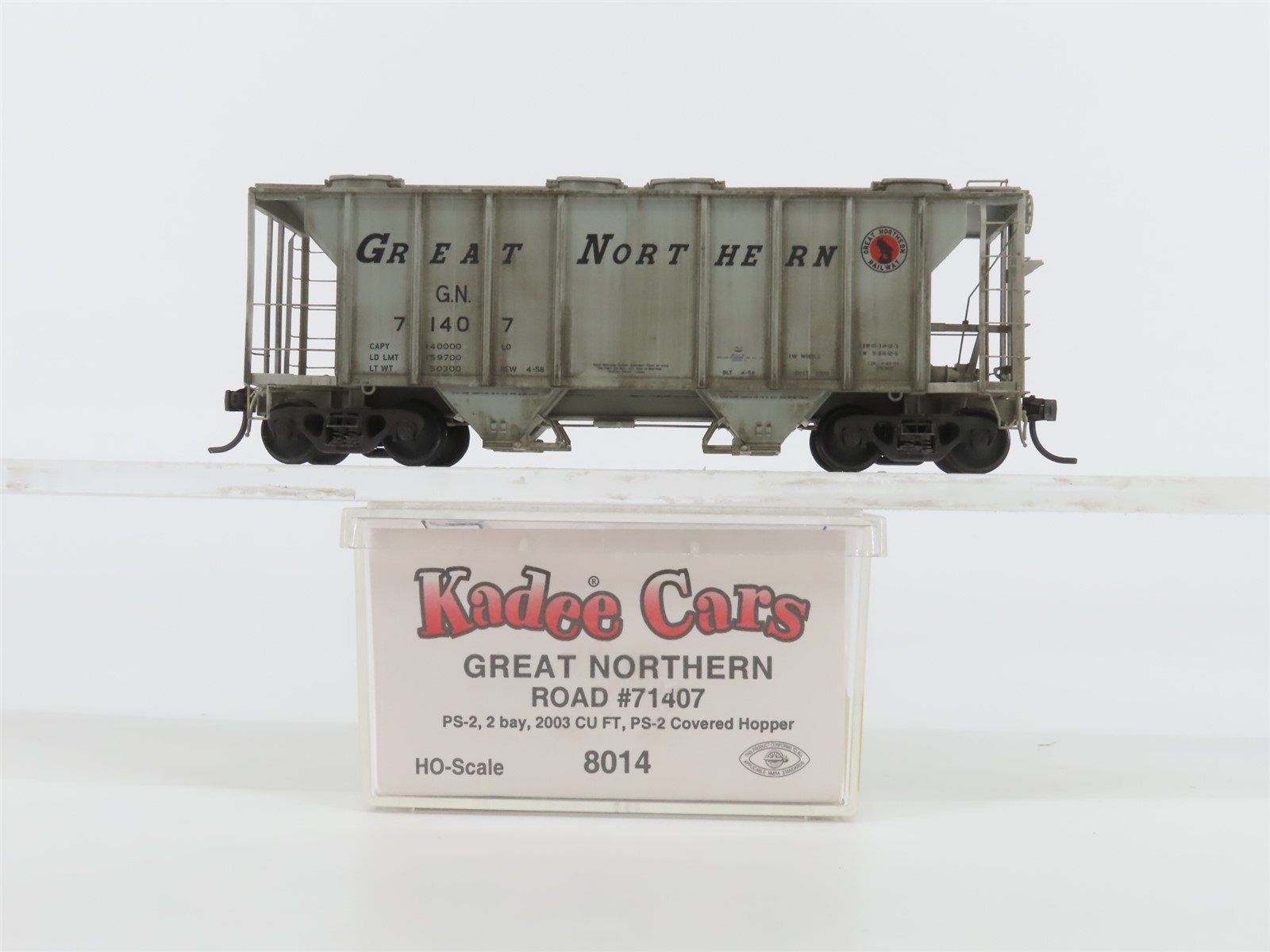 HO Kadee 8014 GN Great Northern 2 Bay Covered Hopper Custom Weathered #71407
