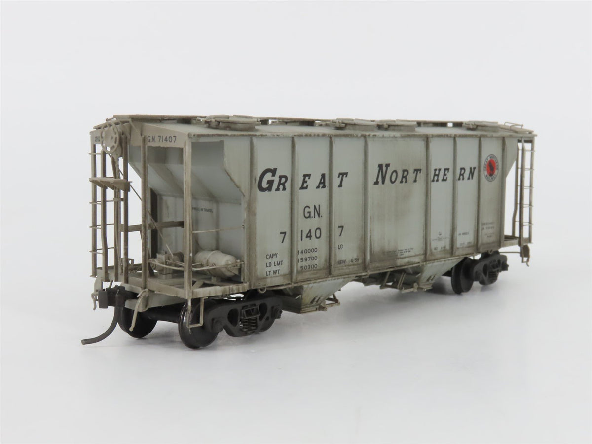 HO Kadee 8014 GN Great Northern 2 Bay Covered Hopper Custom Weathered #71407
