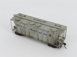 HO Kadee 8014 GN Great Northern 2 Bay Covered Hopper Custom Weathered #71407