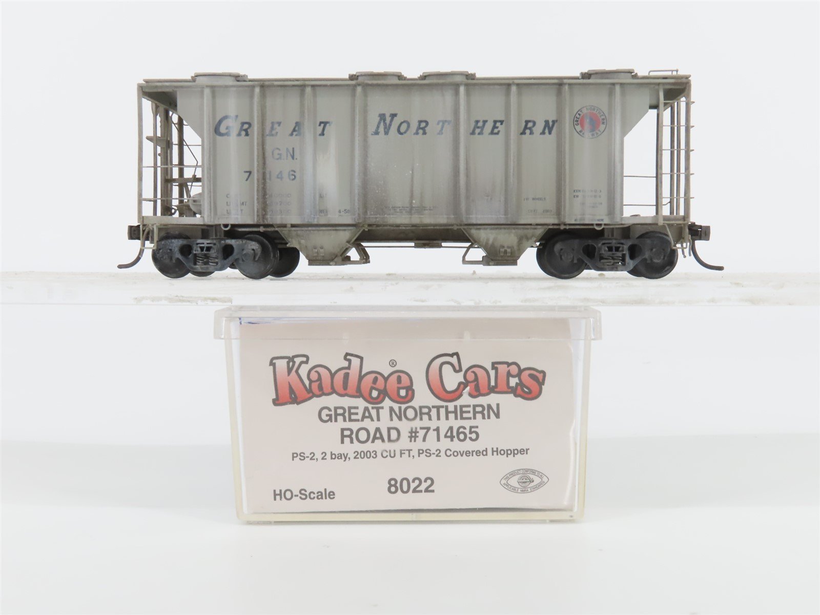 HO Kadee 8022 GN Great Northern 2 Bay Covered Hopper Custom Weathered #7146