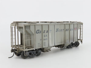 HO Kadee 8022 GN Great Northern 2 Bay Covered Hopper Custom Weathered #7146