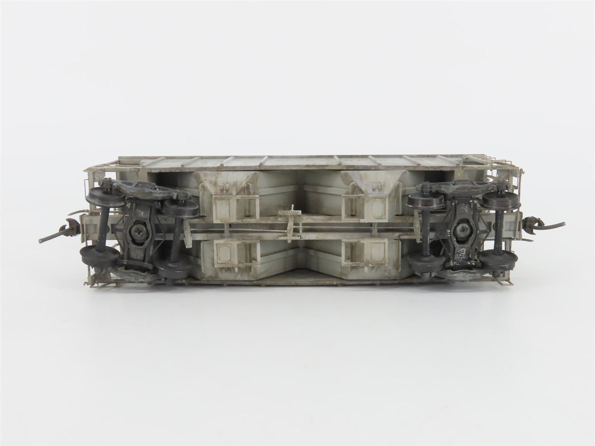 HO Kadee 8022 GN Great Northern 2 Bay Covered Hopper Custom Weathered #7146