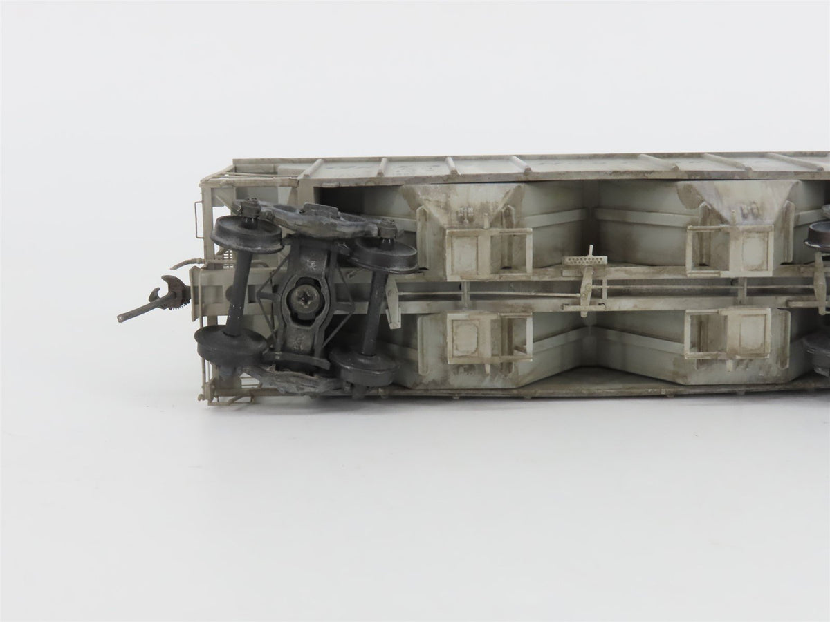 HO Kadee 8022 GN Great Northern 2 Bay Covered Hopper Custom Weathered #7146