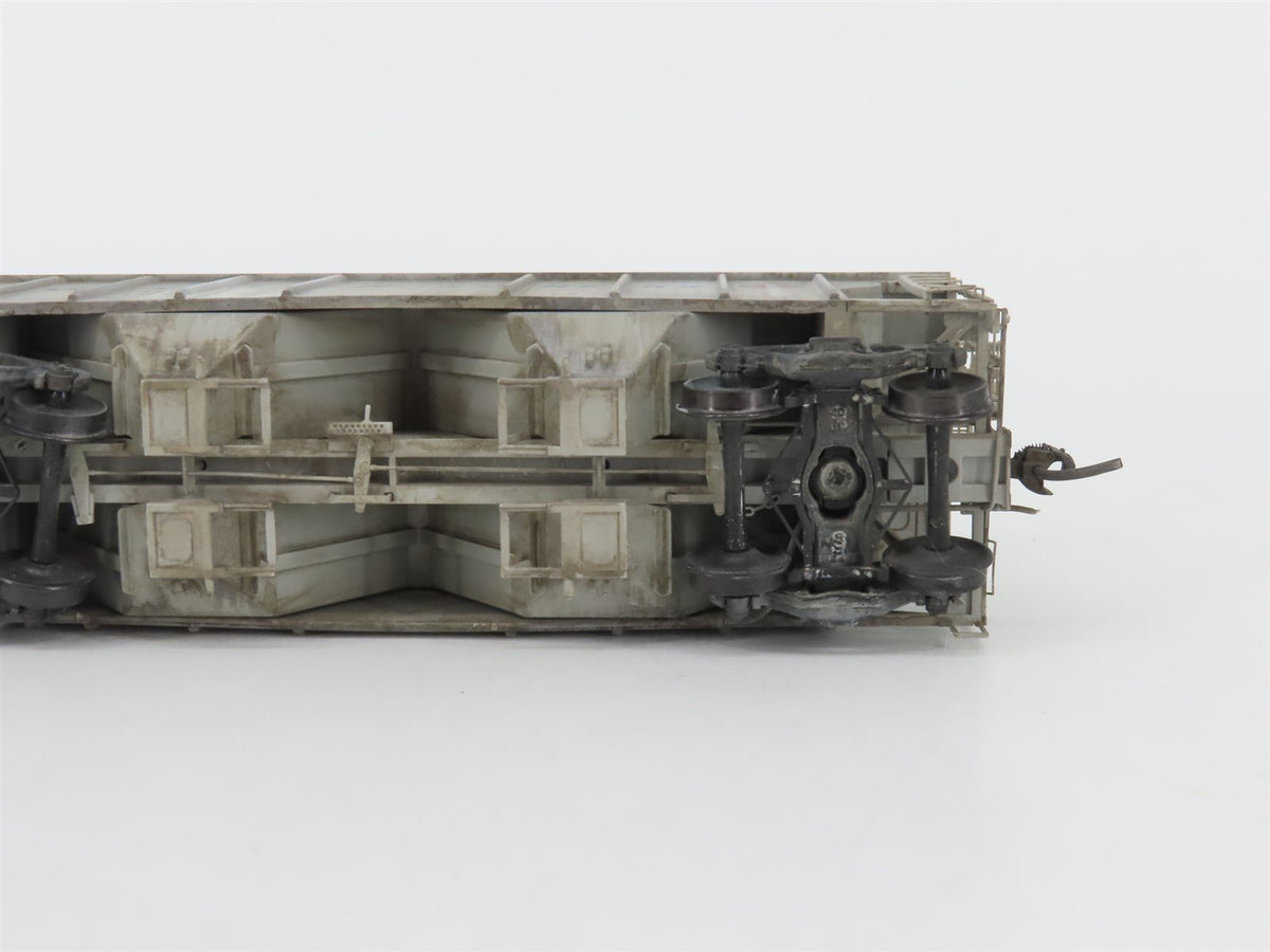 HO Kadee 8022 GN Great Northern 2 Bay Covered Hopper Custom Weathered #7146