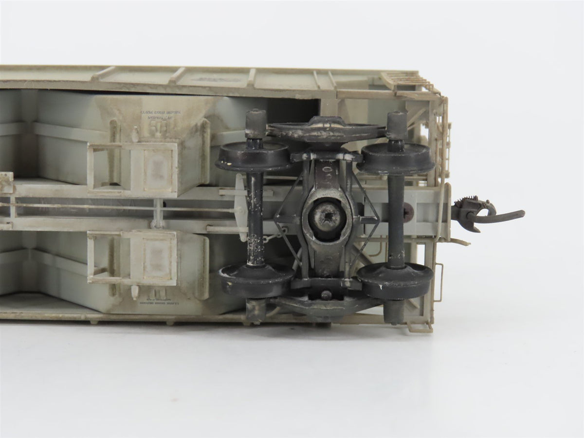 HO Scale Kadee 8611 NH New Haven 2 Bay Covered Hopper Custom Weathered #117080