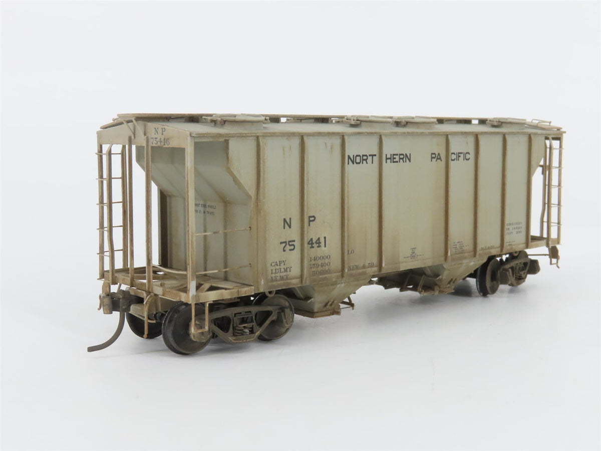HO Kadee 8011 NP Northern Pacific 2 Bay Covered Hopper Custom Weathered #75441
