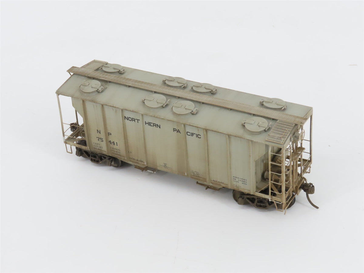 HO Kadee 8011 NP Northern Pacific 2 Bay Covered Hopper Custom Weathered #75441