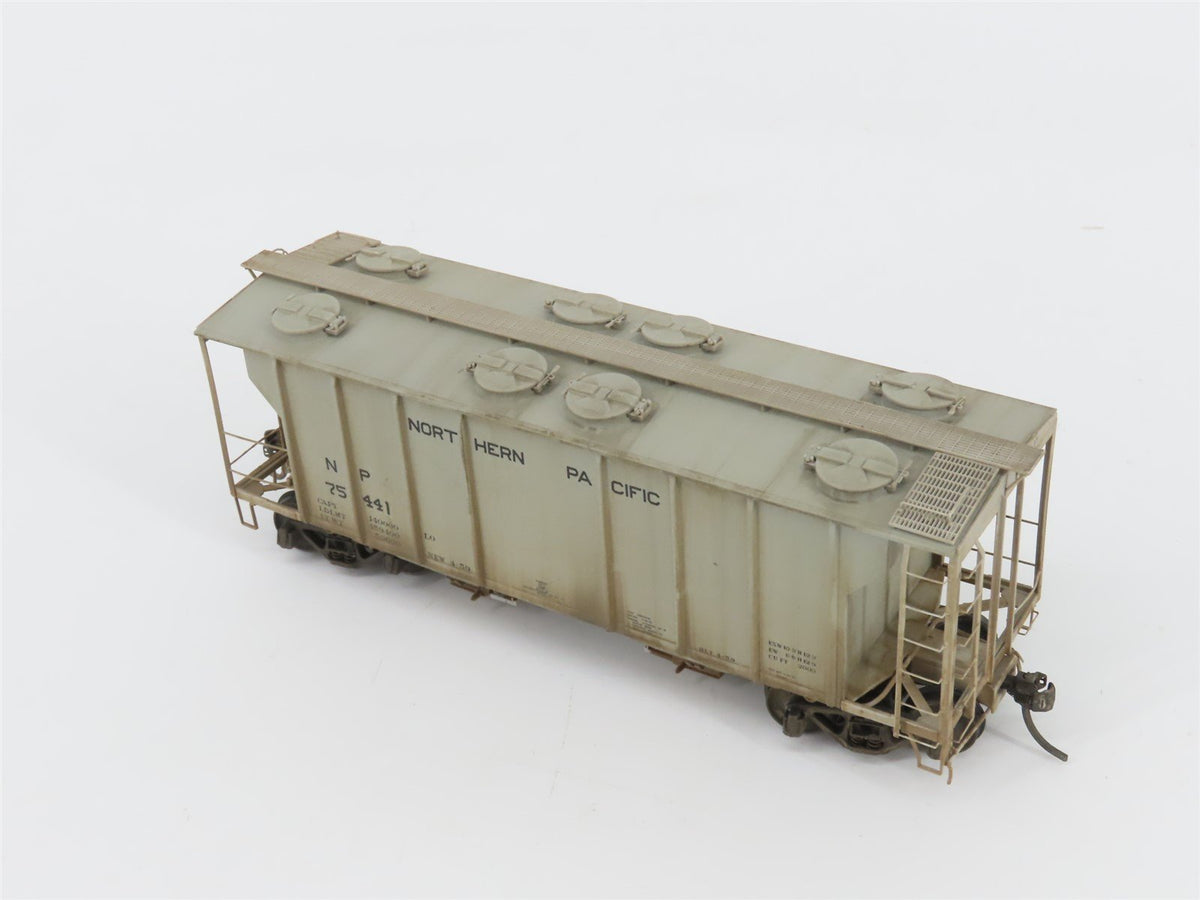 HO Kadee 8011 NP Northern Pacific 2 Bay Covered Hopper Custom Weathered #75441