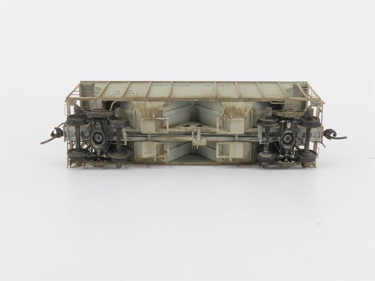HO Kadee 8011 NP Northern Pacific 2 Bay Covered Hopper Custom Weathered #75441