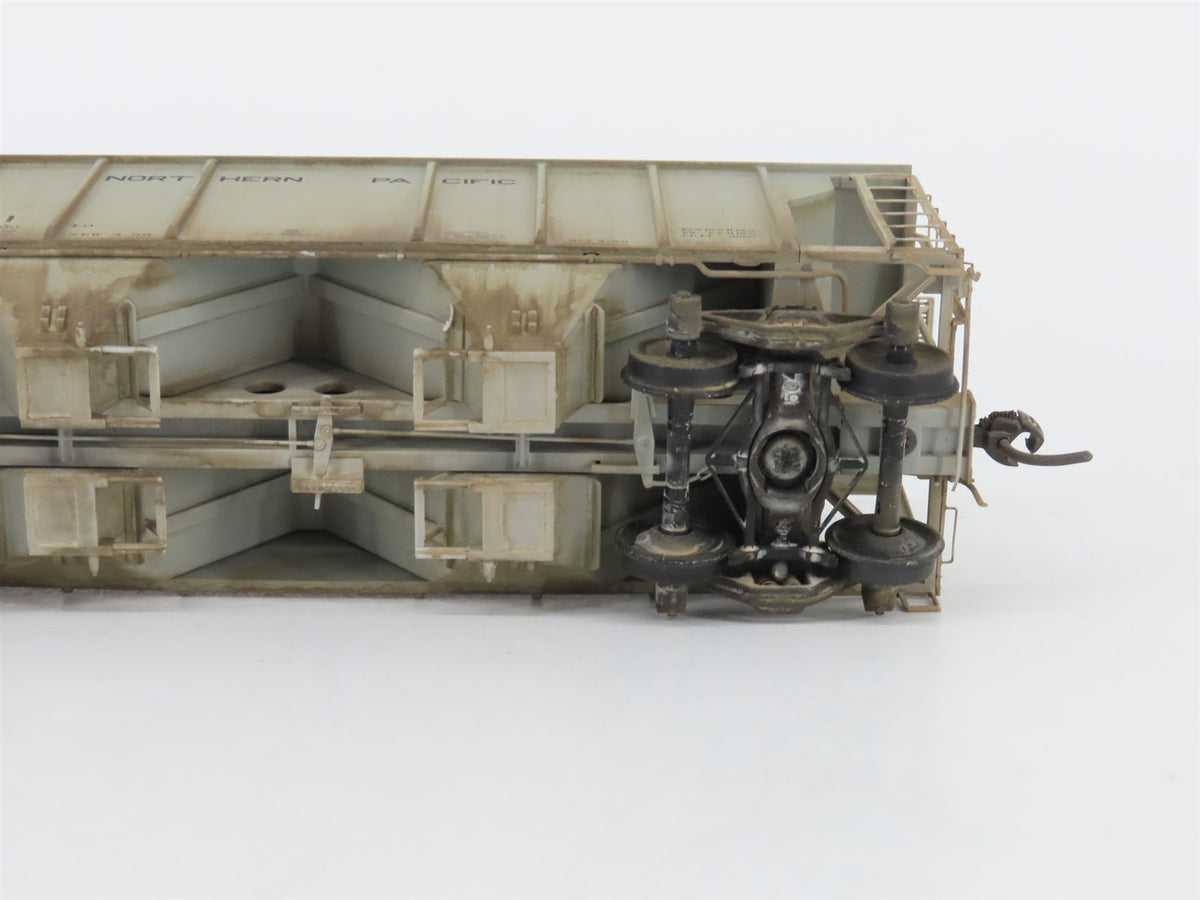 HO Kadee 8011 NP Northern Pacific 2 Bay Covered Hopper Custom Weathered #75441