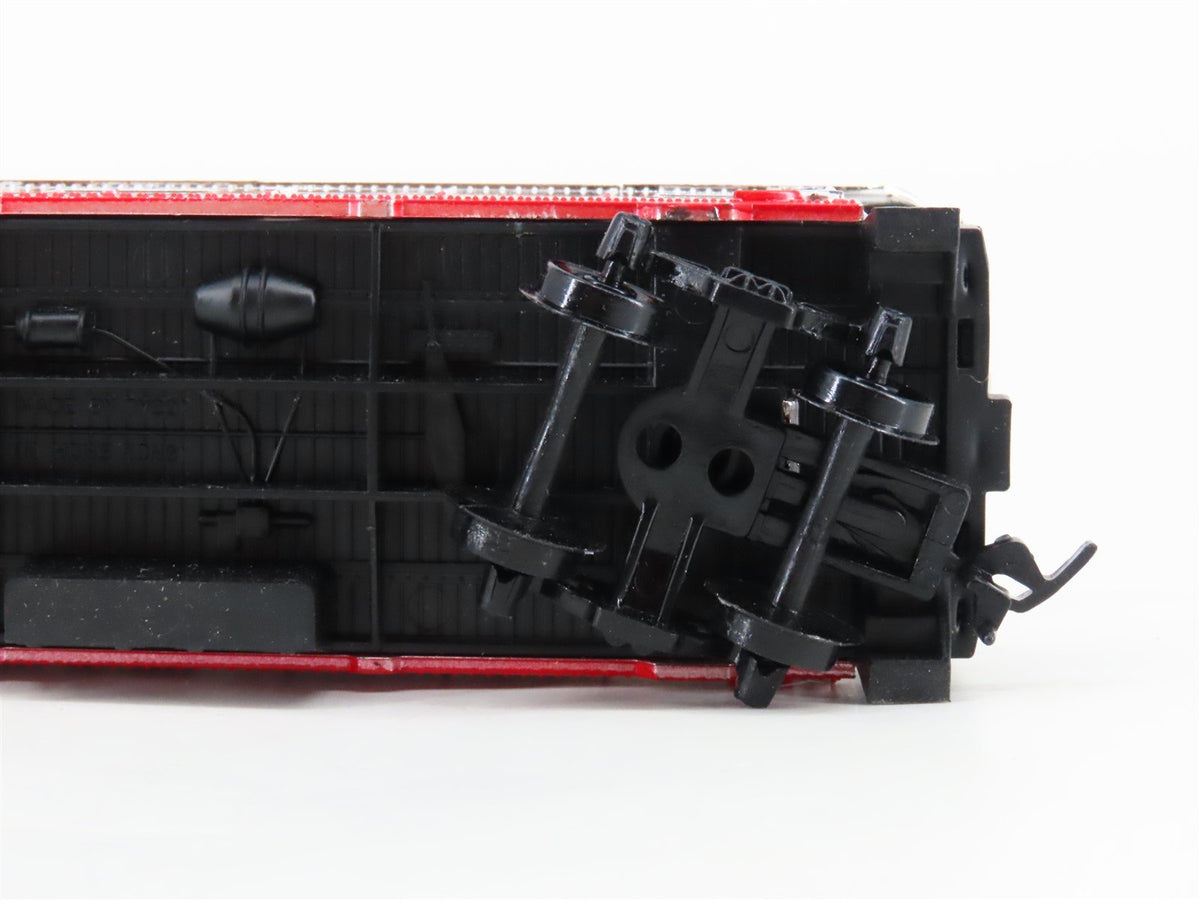 HO Scale TYCO 327-60 Silver Streak Offset Cupola Caboose