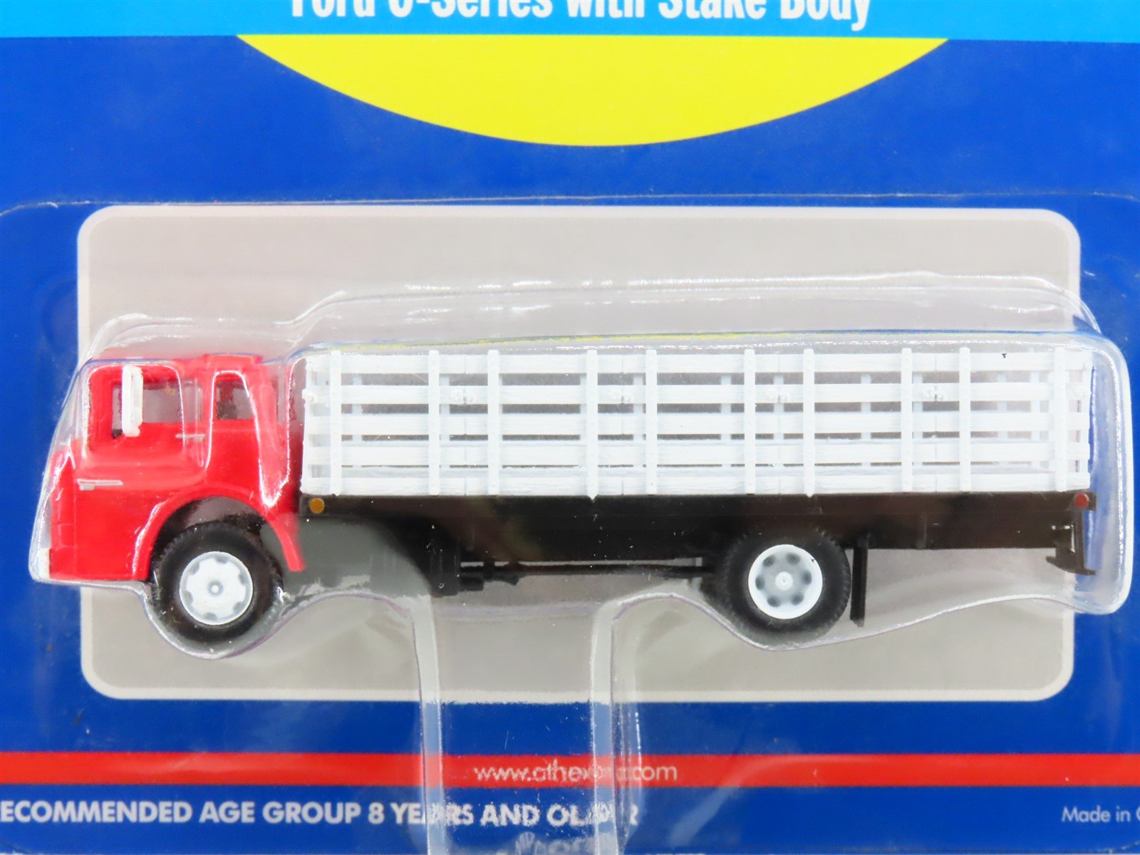 HO 1/87 Scale Athearn 02722 Ford C-Series Truck w/ Stake Body - Sealed