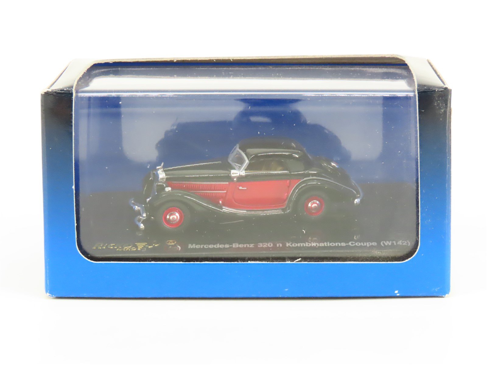 HO 1:87 Ricko 38592 Die-Cast Mercedes-Benz 320 n Kombinations-Coupe (W142)