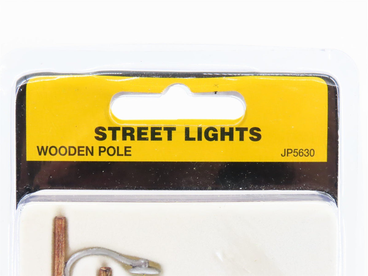 HO 1/87 Woodland Scenics Just Plug JP5630 Wooden Pole Street Lights Set of 3