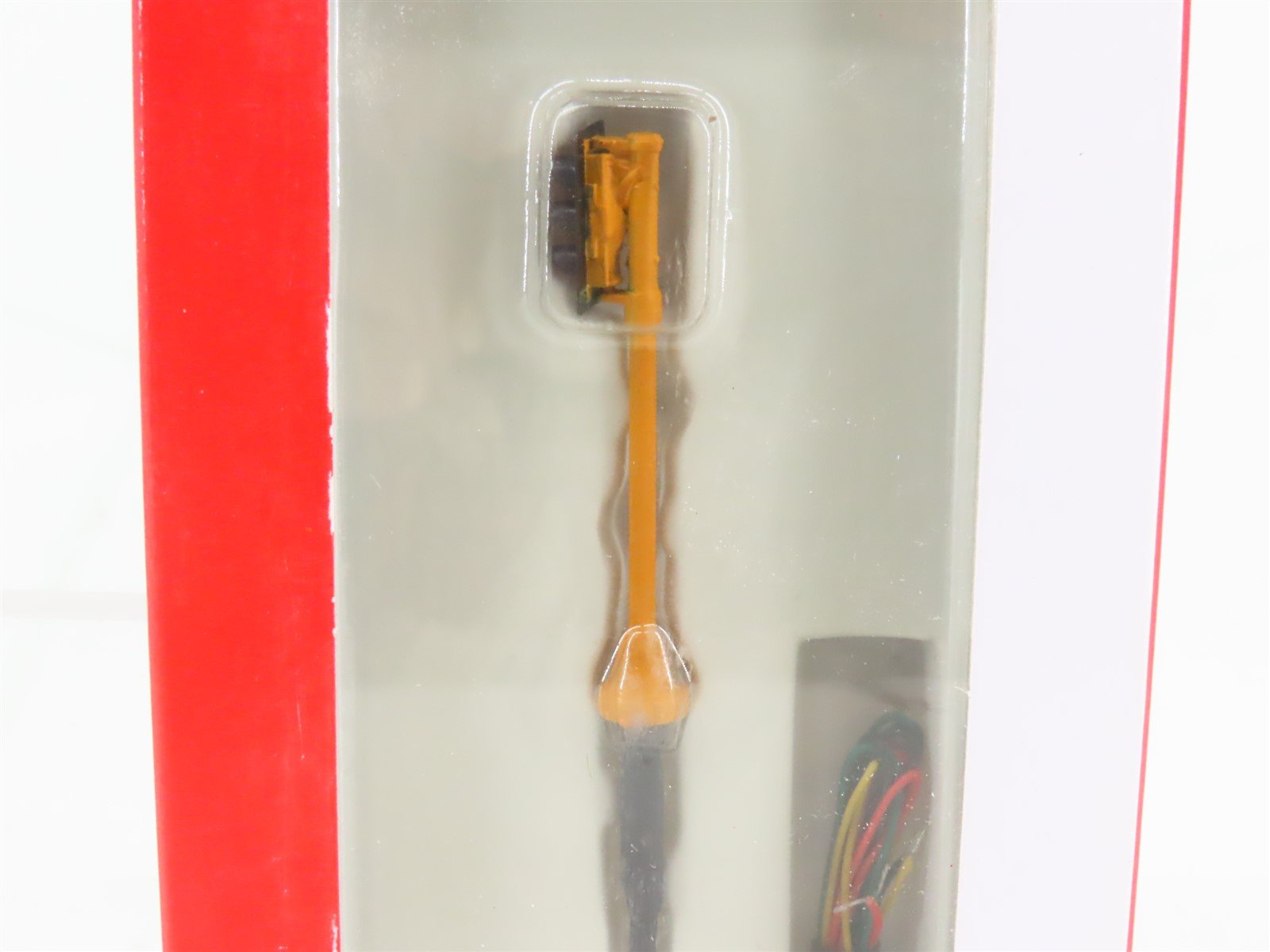 HO 1/87 Scale Walthers Cornerstone 933-2300 Single-Sided Traffic Light