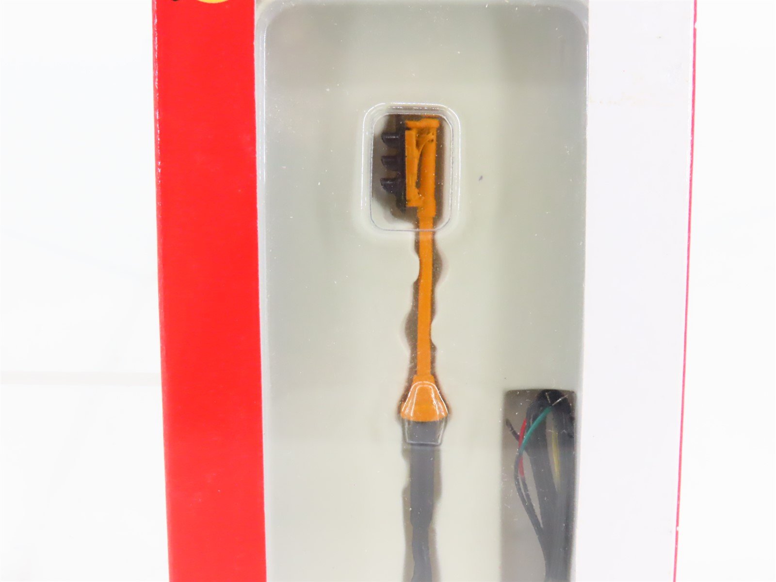 HO 1/87 Scale Walthers Cornerstone 933-2300 Single-Sided Traffic Light