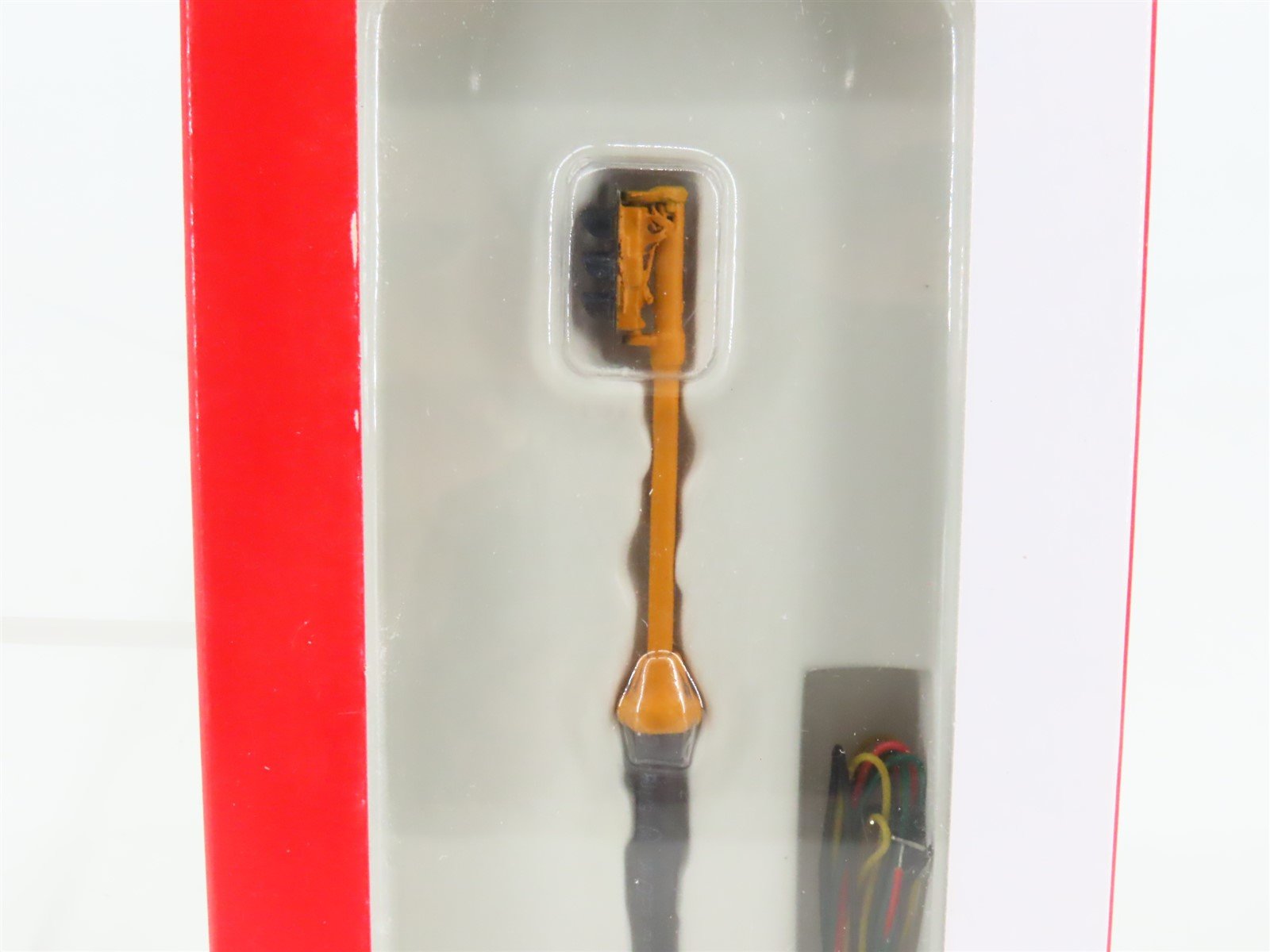 HO 1/87 Scale Walthers Cornerstone 933-2300 Single-Sided Traffic Light