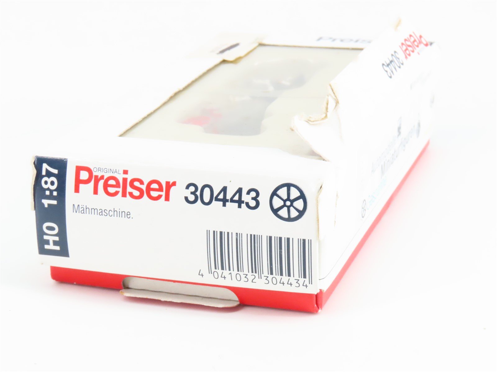 HO 1/87 Preiser 30443 Reaper Harvesting Machine Drawn by Two Oxen w/ Figure