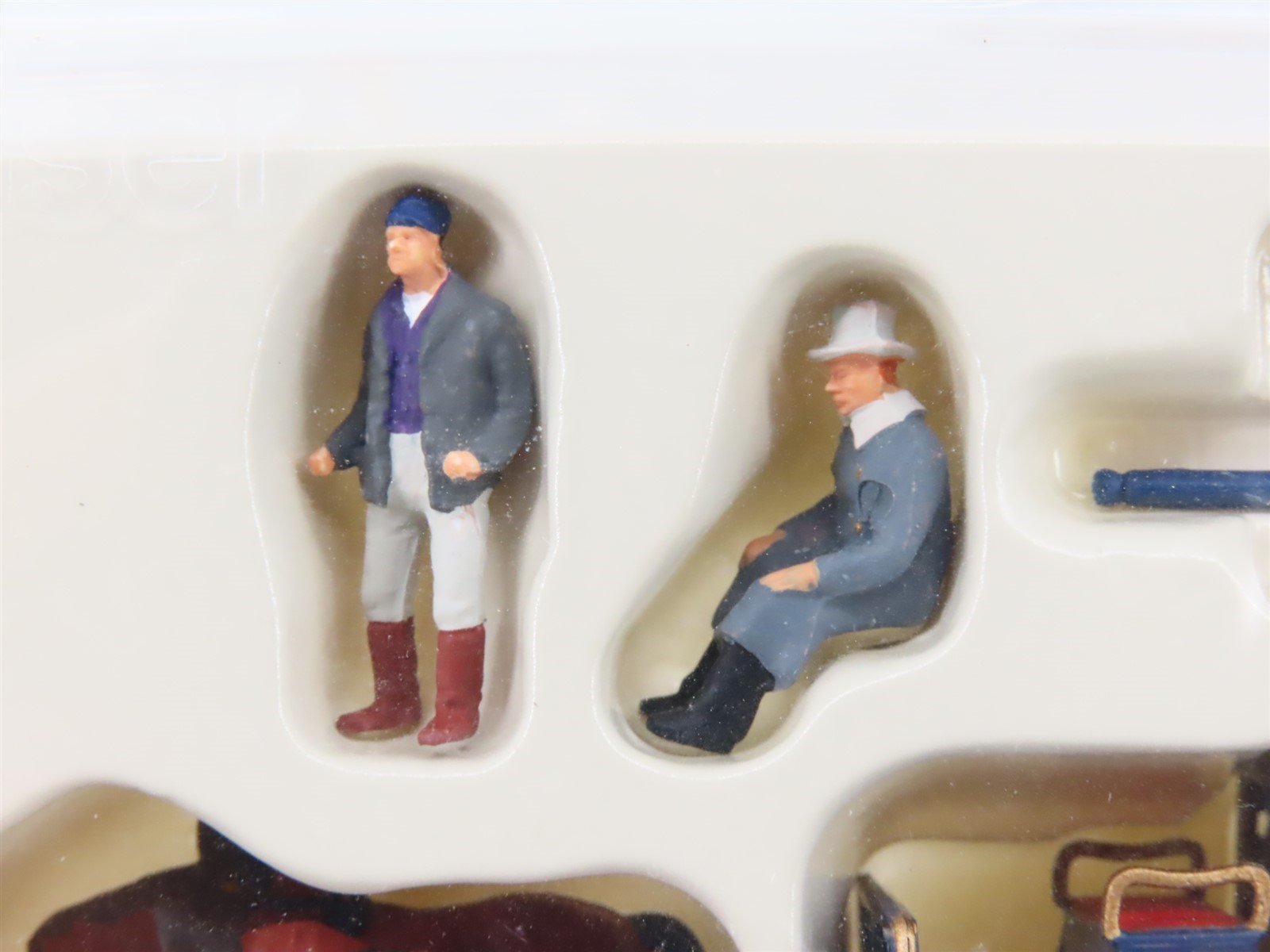 HO 1/87 Scale Preiser Carriage Drawn by Two Horses w/ Figures