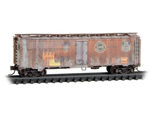 N Micro-Trains MTL 98305098 PFE Pacific Fruit 40' Reefers 2-Pack - Weathered